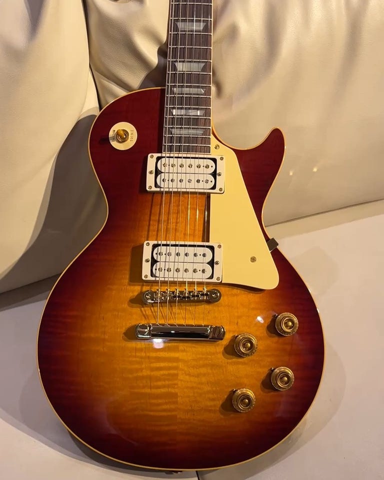 1959 Les Paul Standard Reissue Gold Hardware Dark Cherry Burst