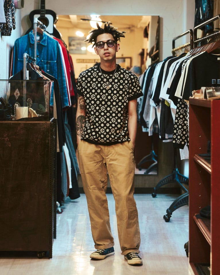 Classic【C】Logo wappen Sweat pants（Black） | Classic clothing