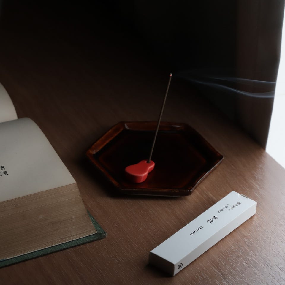 ウェブショップ六角香皿 白: 香りとともに【公式】お香の専門店 松栄堂