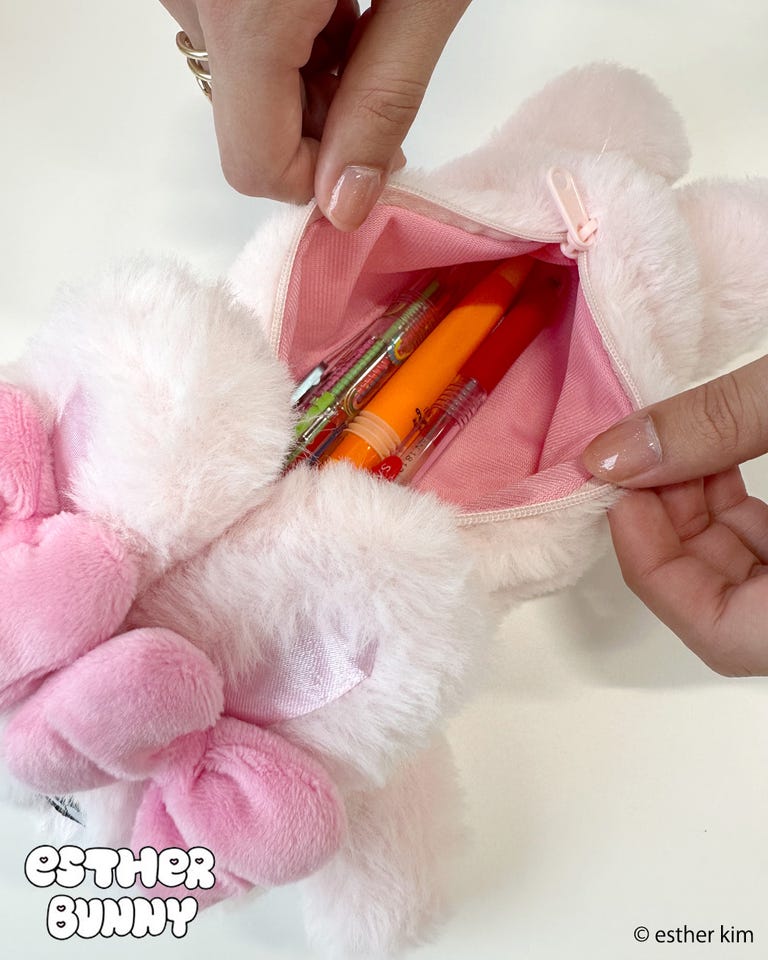 新品タグ付き　エスターバニー　寝そべり ぬいぐるみ ペンポーチ　PLAZA限定 Esther Bunny エスターバニー 寝そべりぬいぐるみペンポーチ