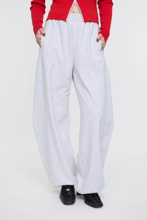 マウジー レッドスウェットパンツ 楽天市場】【40%OFF】 mnml ミニマル CONTRAST BOOTCUT