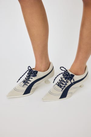 MESH KICKS パンプス