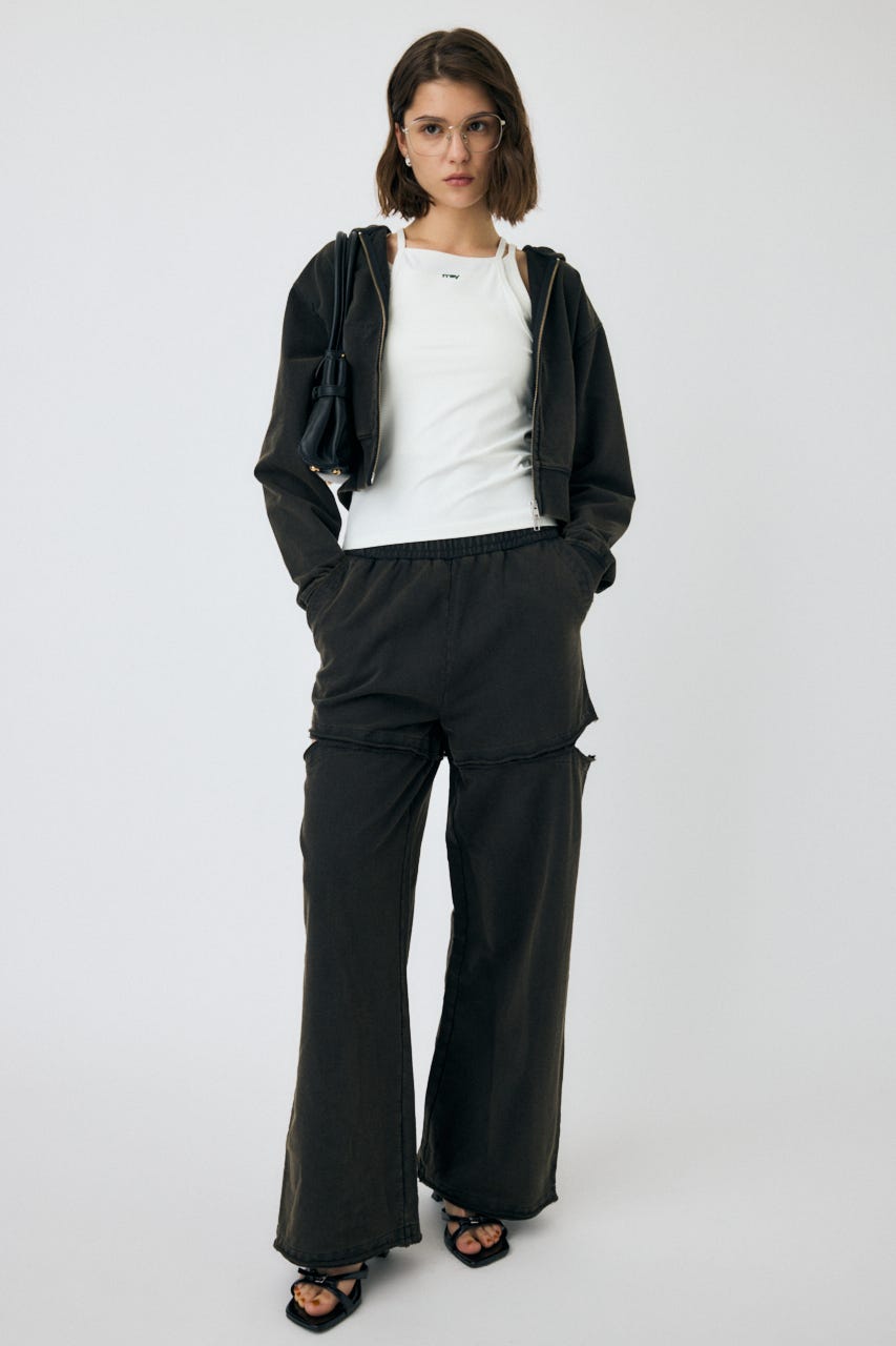 パンツ MOUSSY moussy CUT OUT LOOSE STRAIGHT CUT OUT LOOSE STRAIGHT（デニムパンツ）｜MOUSSY（マウジー）の