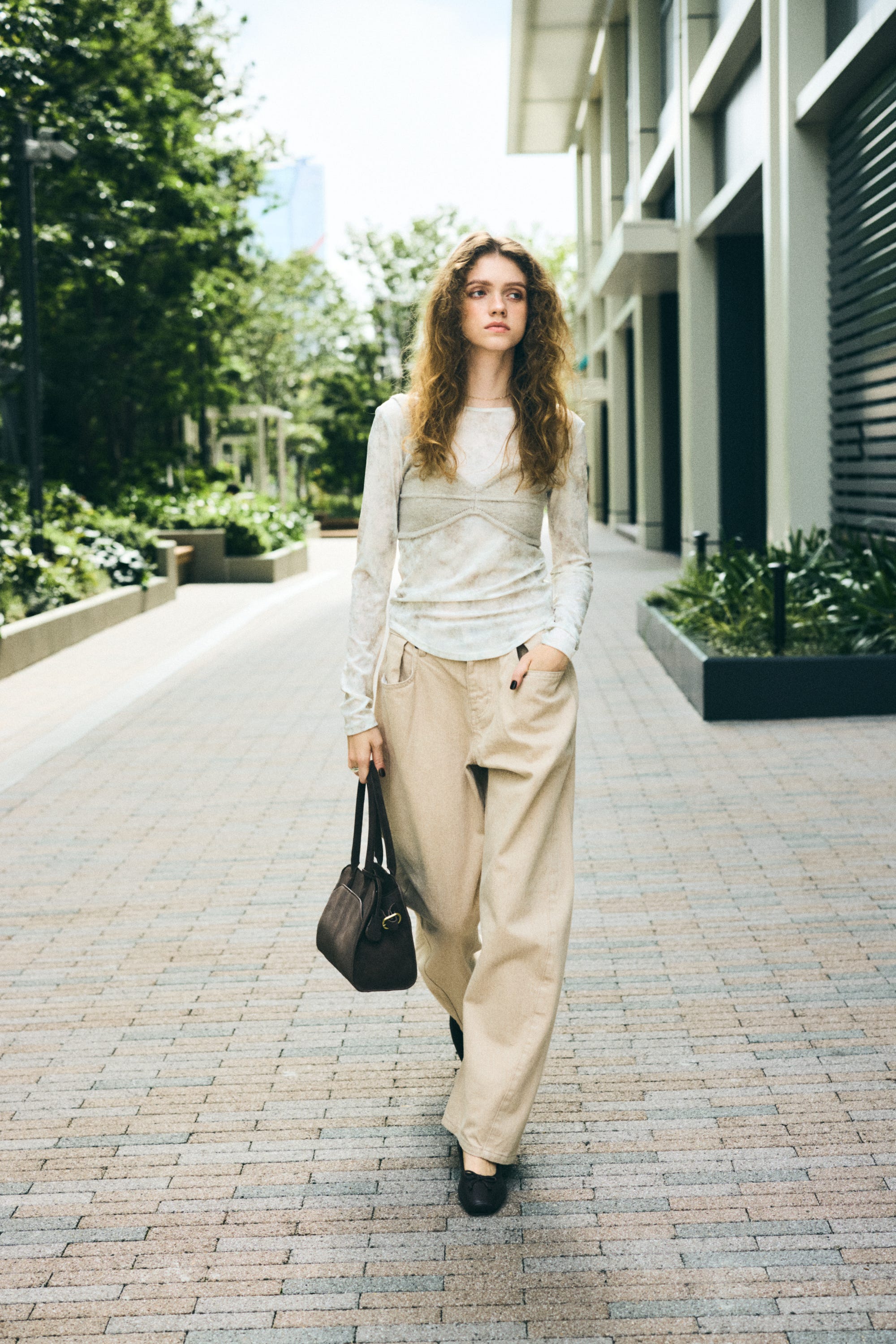 LOOSE WAIST CURVED ストレート BEG 2