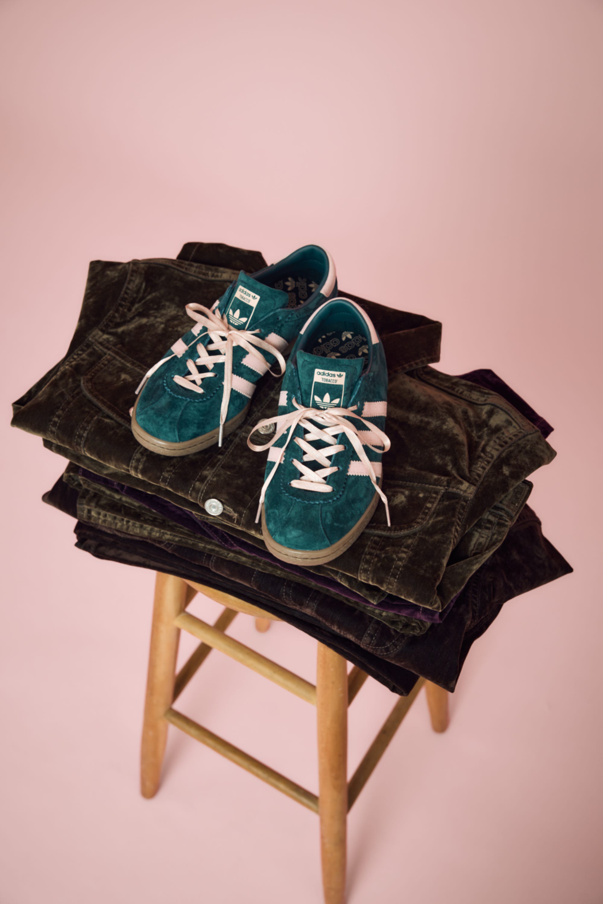 adidas TOBACCO GRN 23.0cm