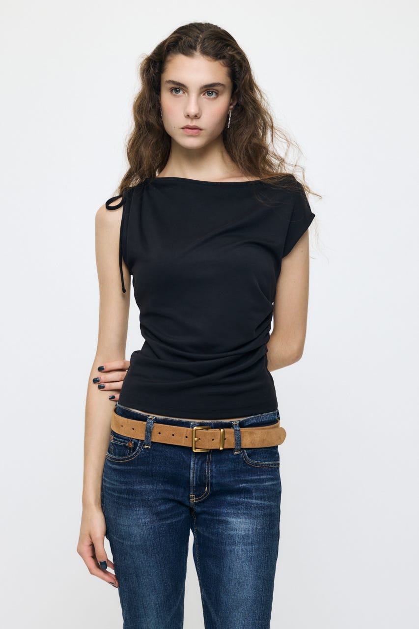 ASYMMETRY NECK RIBBON トップス BLK FREE