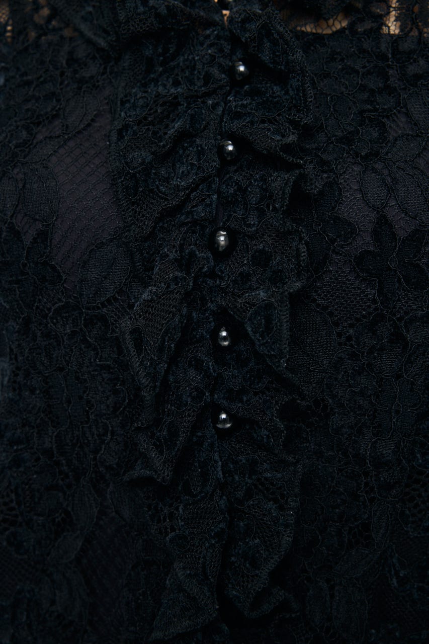 PATCH LACY RUFFLE トップス BLK FREE