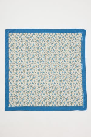 FLOWER PATTERN スカーフ
