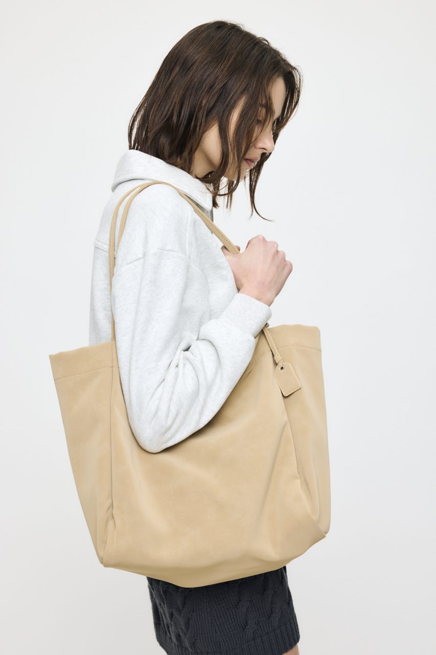 【WEB限定カラー】SKINNY HANDLE TOTE バッグ BEG FREE