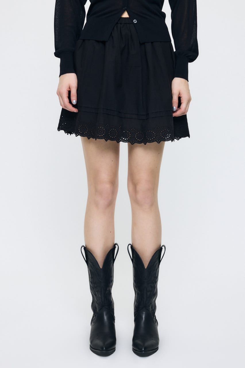 EYELET HEM FLARE MINI スカート BLK 1