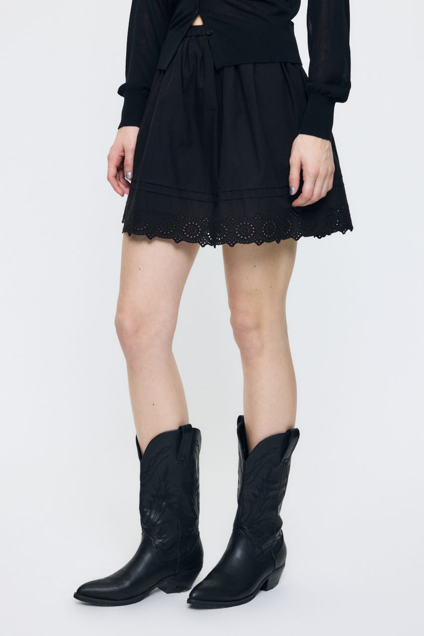 EYELET HEM FLARE MINI スカート BLK 1