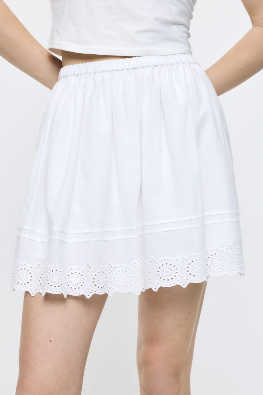 EYELET HEM FLARE MINI スカート WHT 1