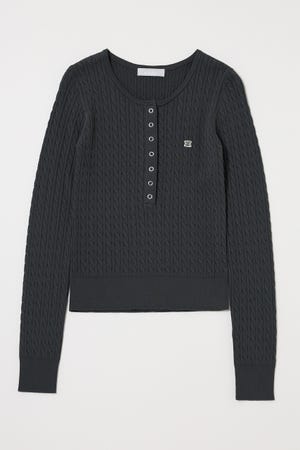 HENRY NECK CABLE KNIT トップス