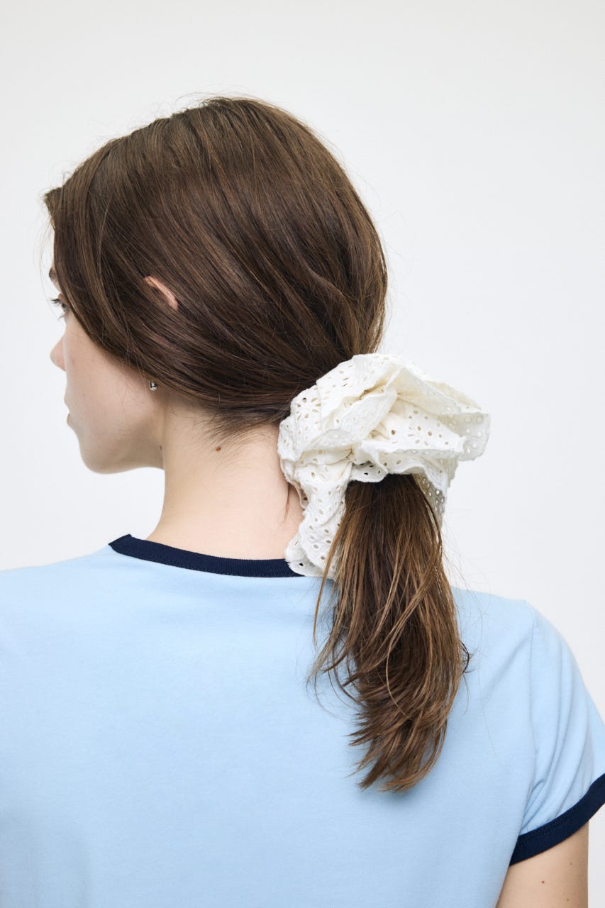 EYELET シュシュ WHT FREE