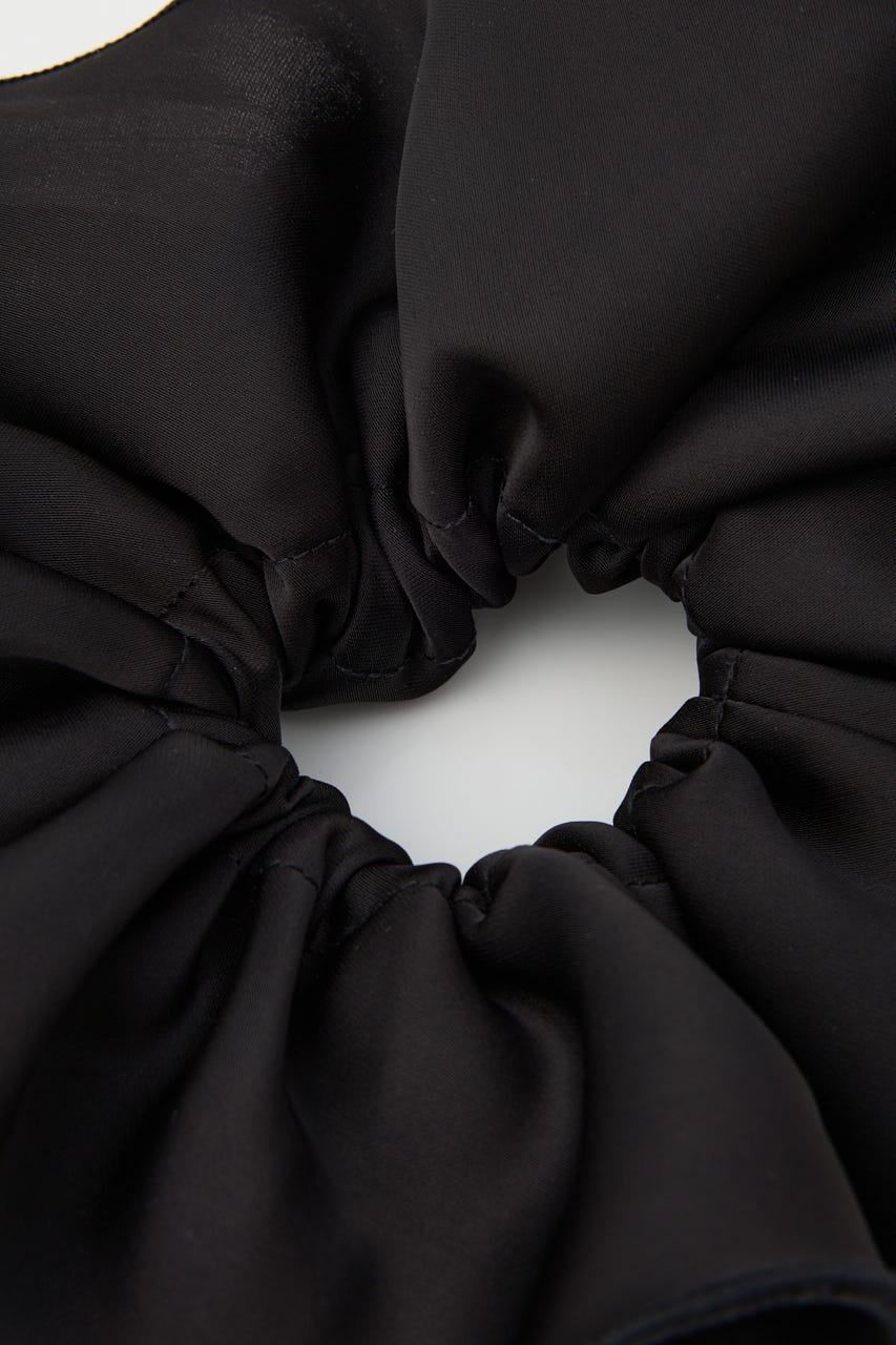 FRILL シュシュ BLK FREE