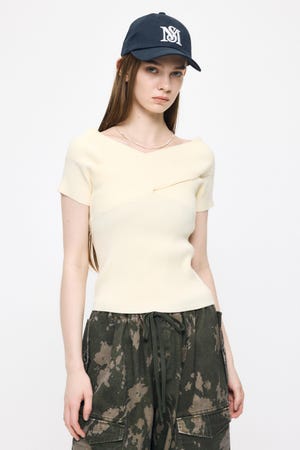 CROSS OFF SHOULDER トップス