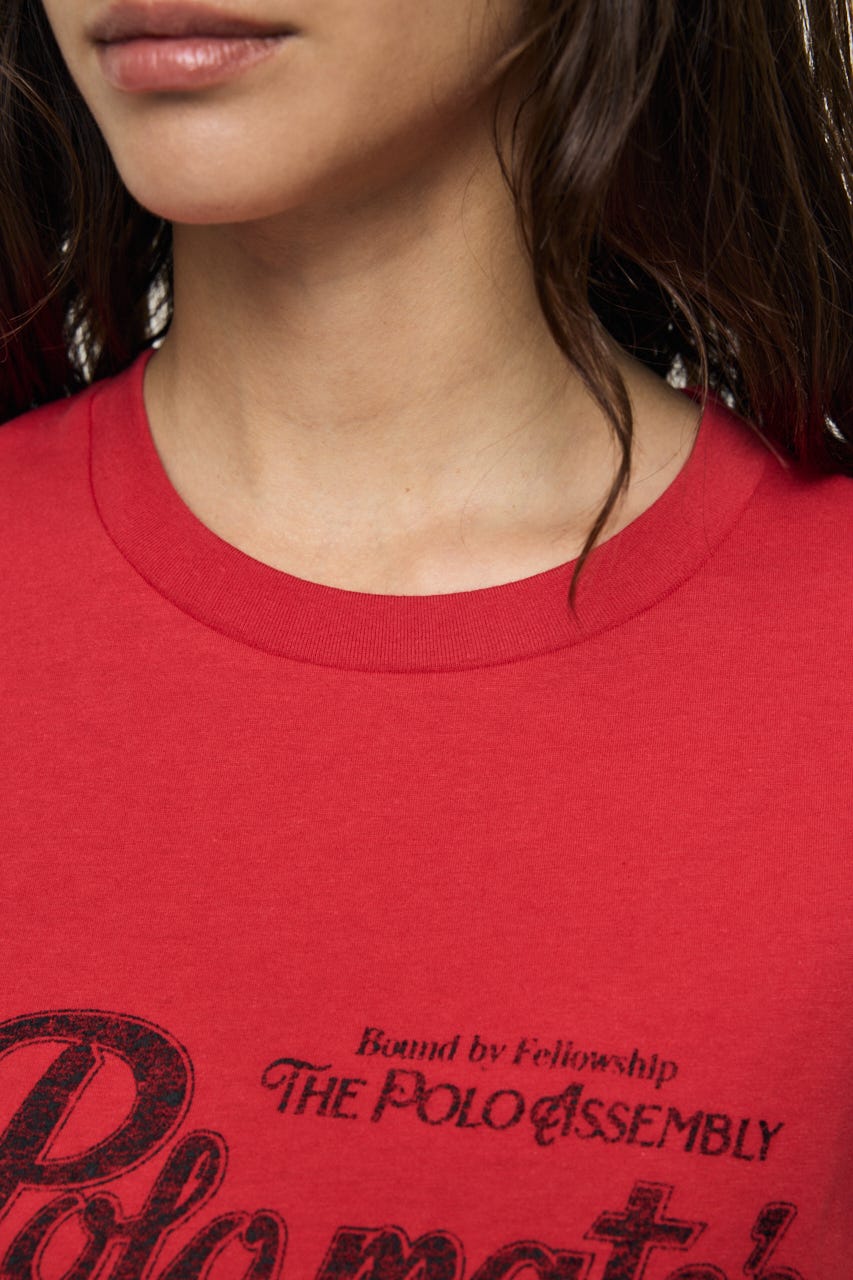 NOSTALGIC LETTERED TEE RED FREE