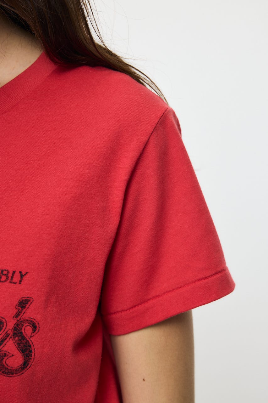 NOSTALGIC LETTERED TEE RED FREE
