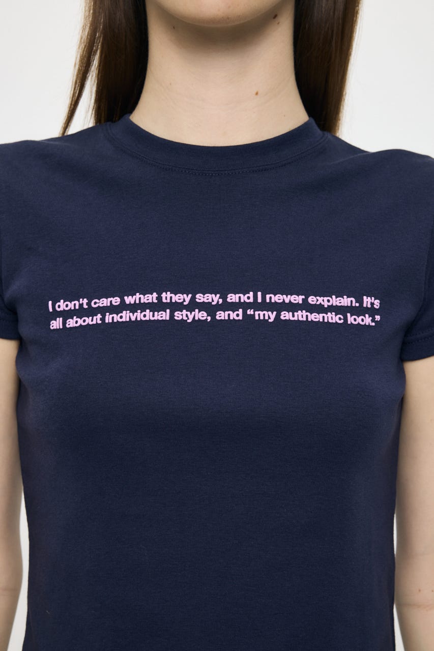 TINY LETTERED Tシャツ NVY FREE