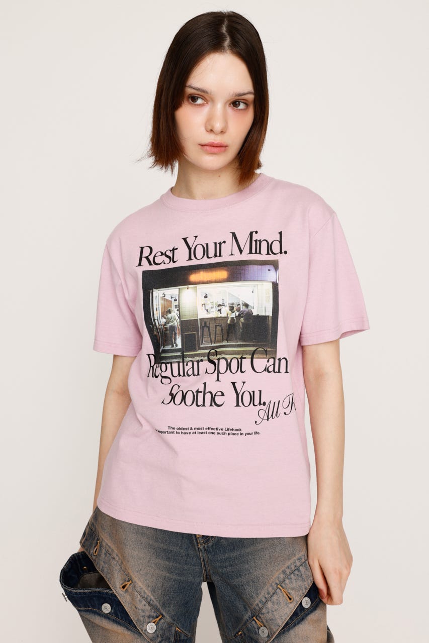 [SATUR] Smudged logo Artwork ティーシャツ ☆送料込☆ SATUR Smudged logo Artwork T-Shirt 4XK908 (SATUR/Tシャツ