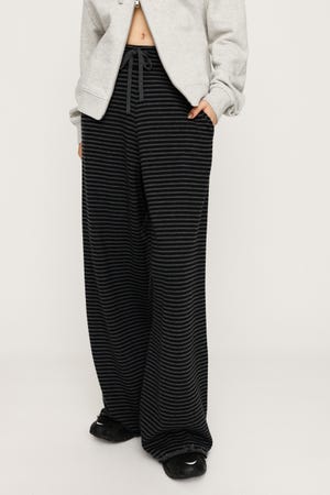 SLY スライ COMBI RELAX CUT デニムパンツ スウェット SLY（スライ）の「COMBI RELAX CUT PT コンビ リラックス カット