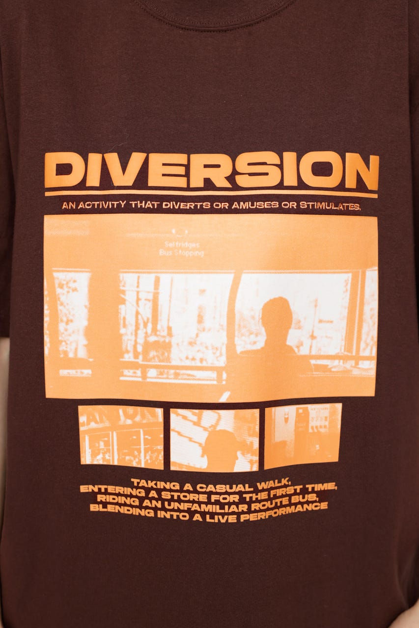 PHOTO LOGO Tシャツ BRN FREE