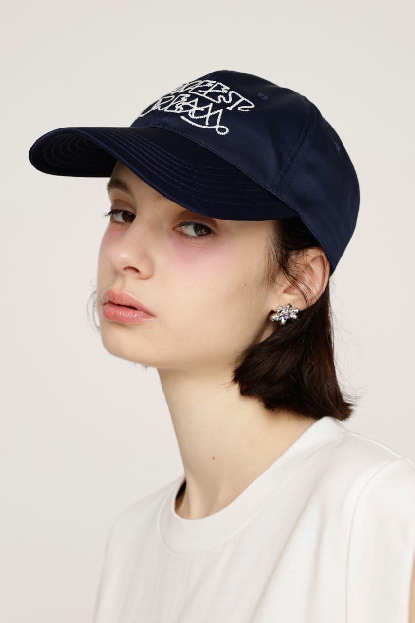 FRONT LOGO SATIN キャップ NVY FREE