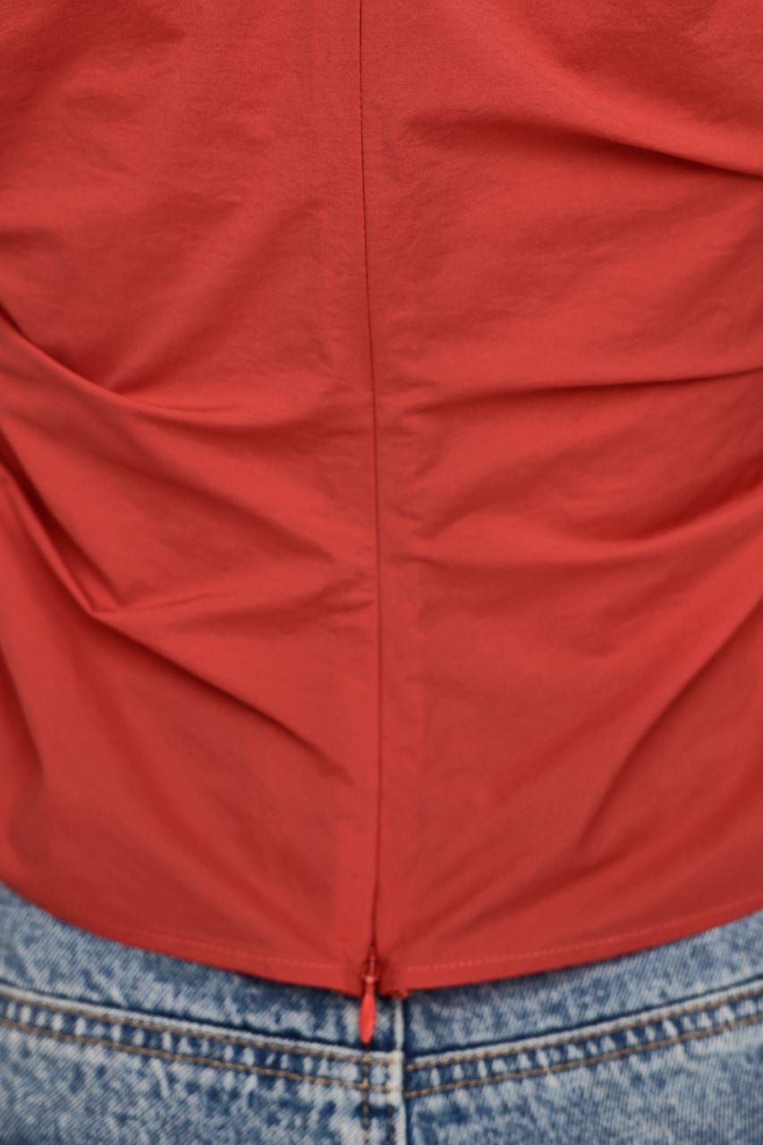 GATHER WOVEN トップス RED FREE