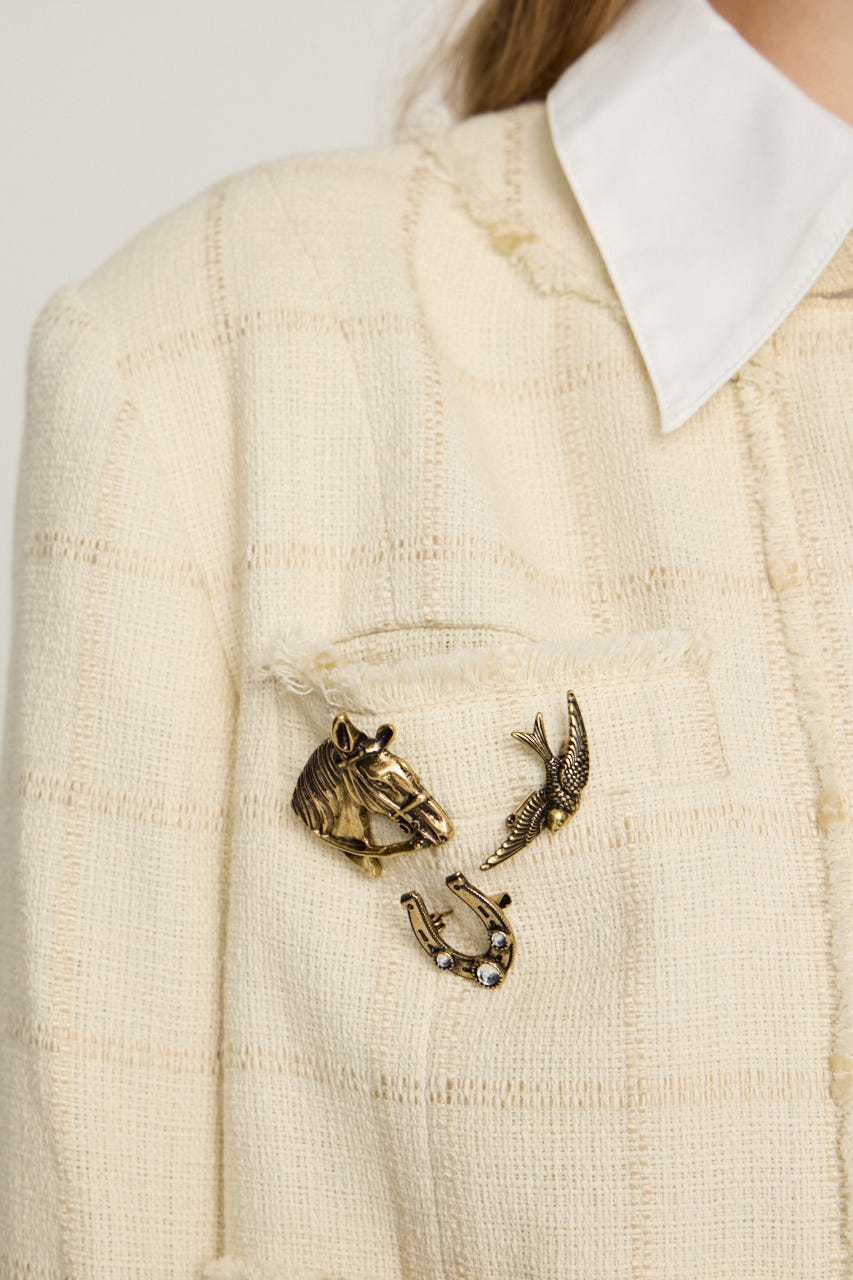 MOTIF BROOCH SET GLD FREE