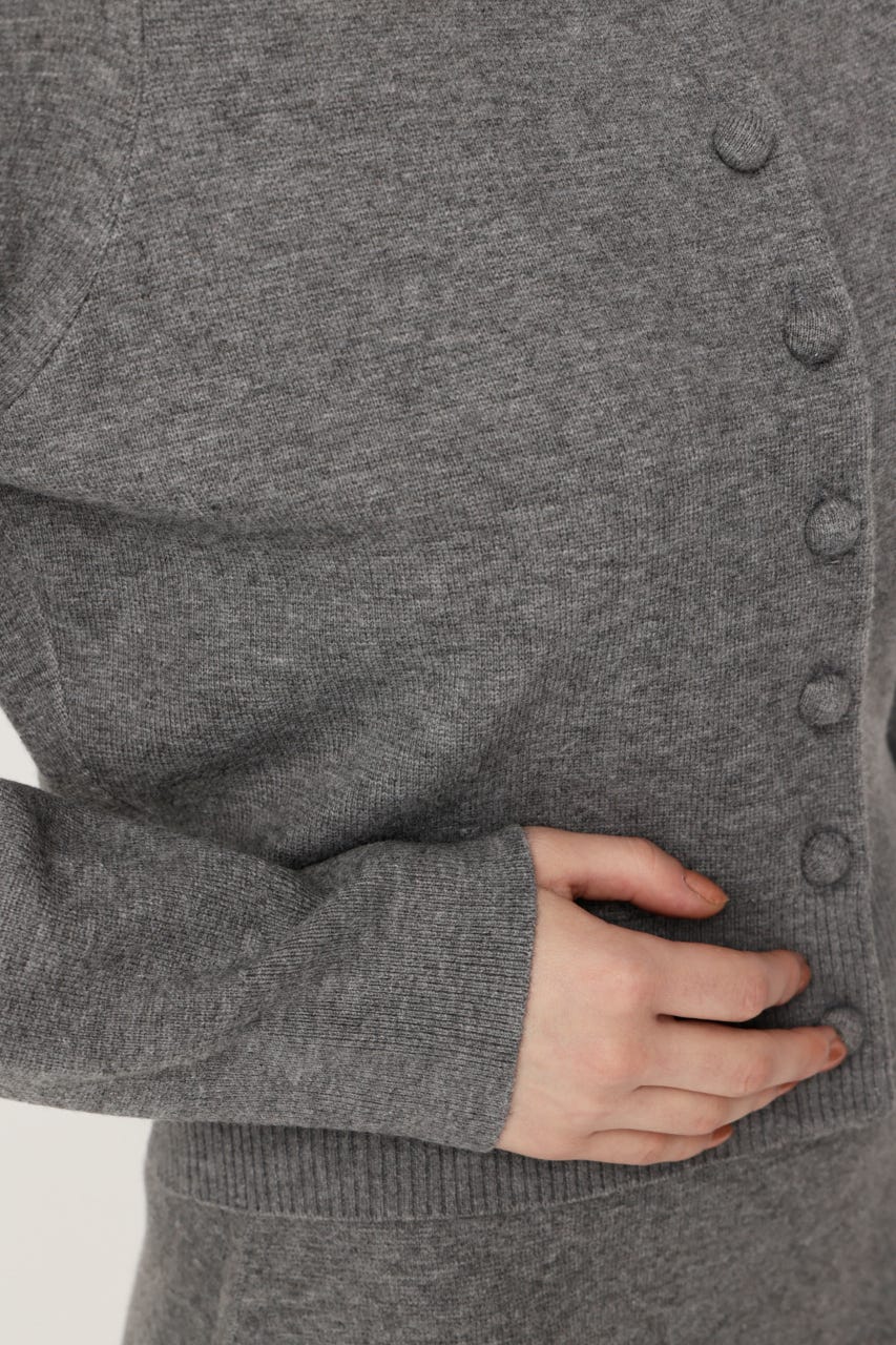 【LIMITED ITEM】CLASSIC COVERED BUTTON ニット T.GRY FREE