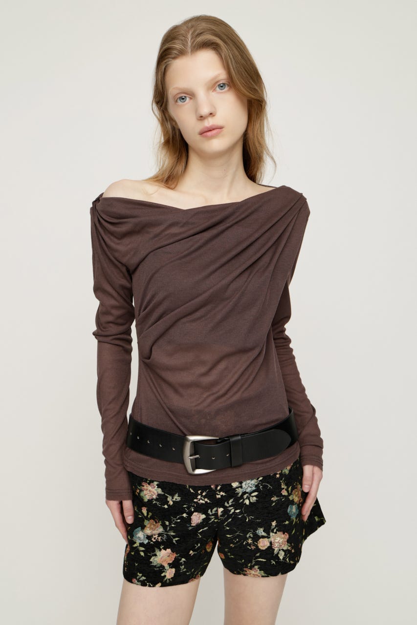 【AW PRE ORDER 第2弾】TUCK DRAPE CUT トップス BRN FREE