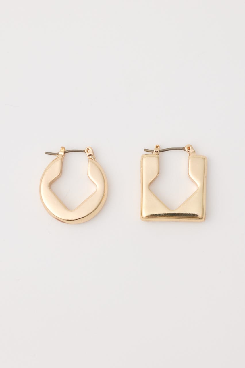 ASYMMETRY SHAPE ピアス GLD FREE