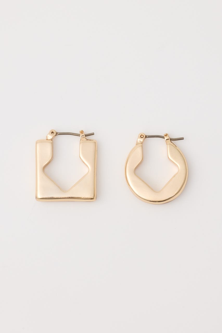 ASYMMETRY SHAPE ピアス GLD FREE