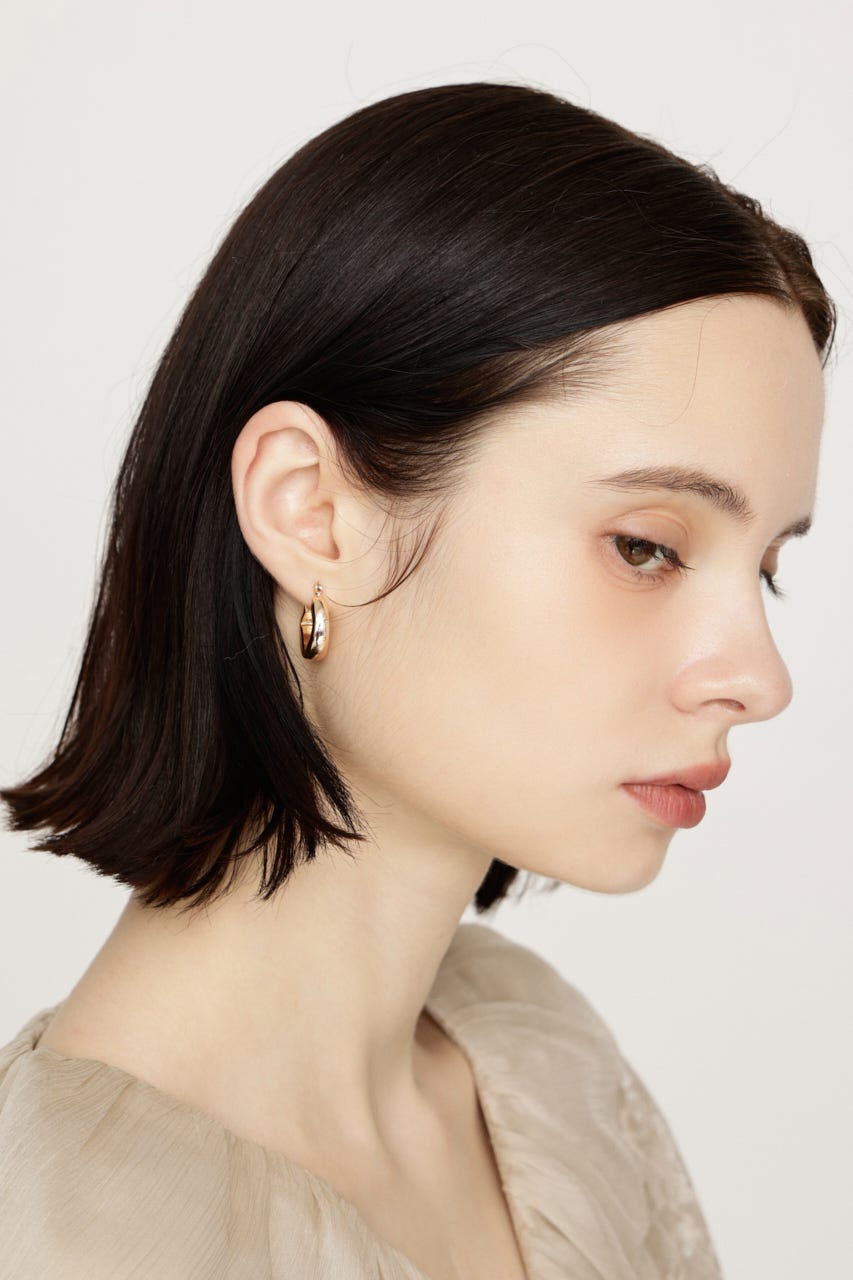ASYMMETRY SHAPE ピアス GLD FREE