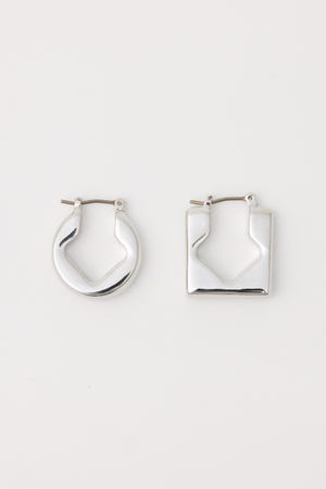 ASYMMETRY SHAPE ピアス