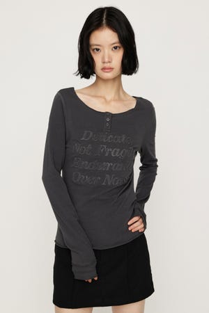 EMBROIDERY LOGO SLIM Tシャツ