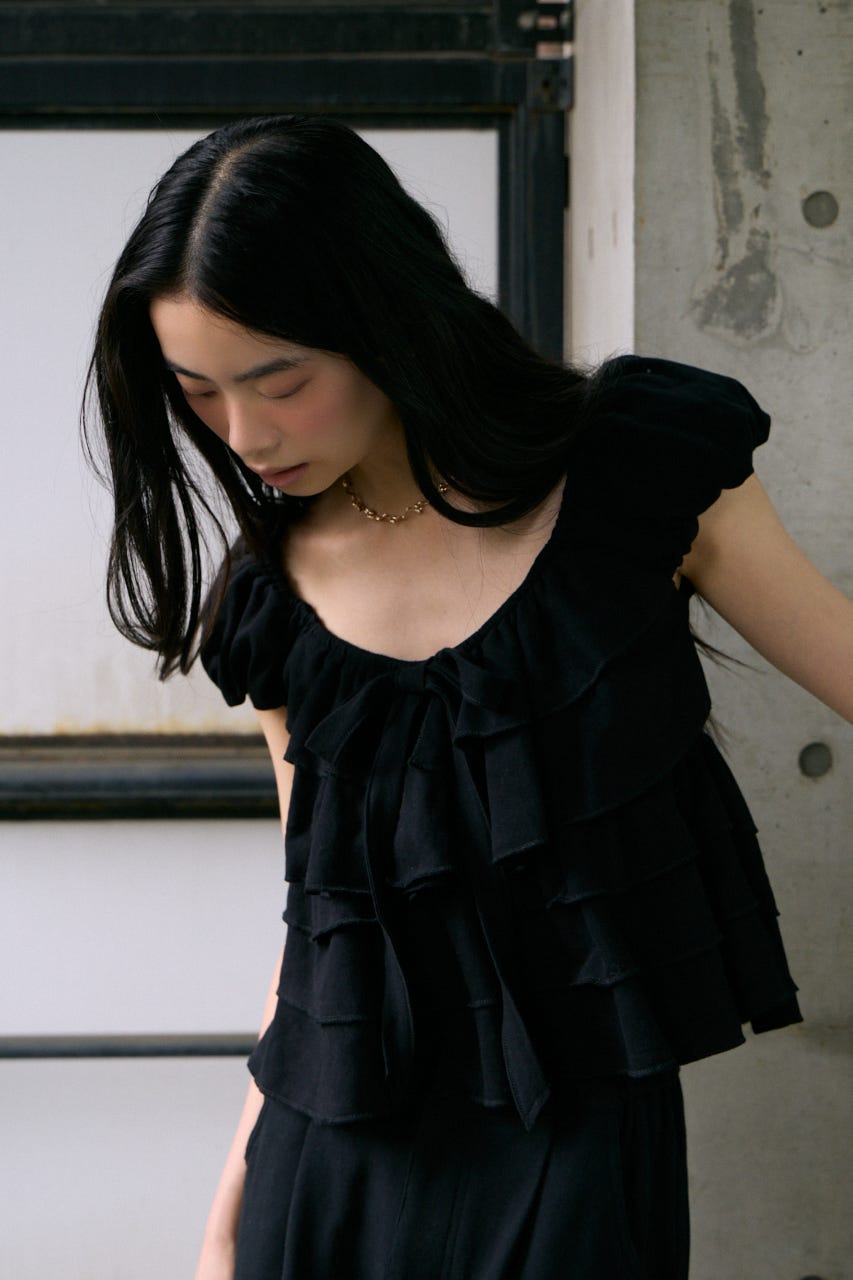 FRILL CUT RIBBON トップス BLK FREE