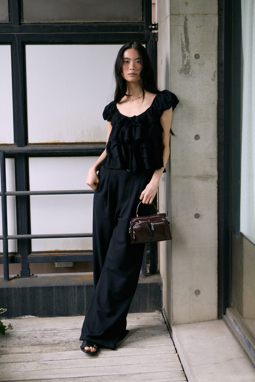 FRILL CUT RIBBON トップス BLK FREE