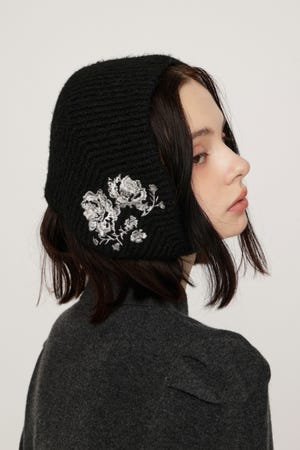 FLOWER EMBROIDERED KNIT スカーフ