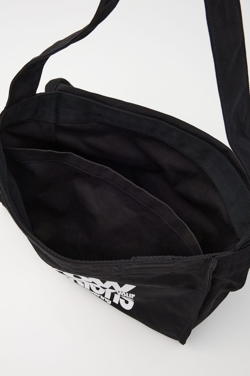 【THROW】ESQWE MESSENGER バッグ BLK FREE