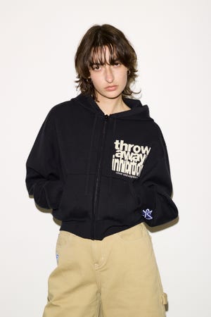 【THROW】ESQWE LOGO KNIT ZIP パーカー