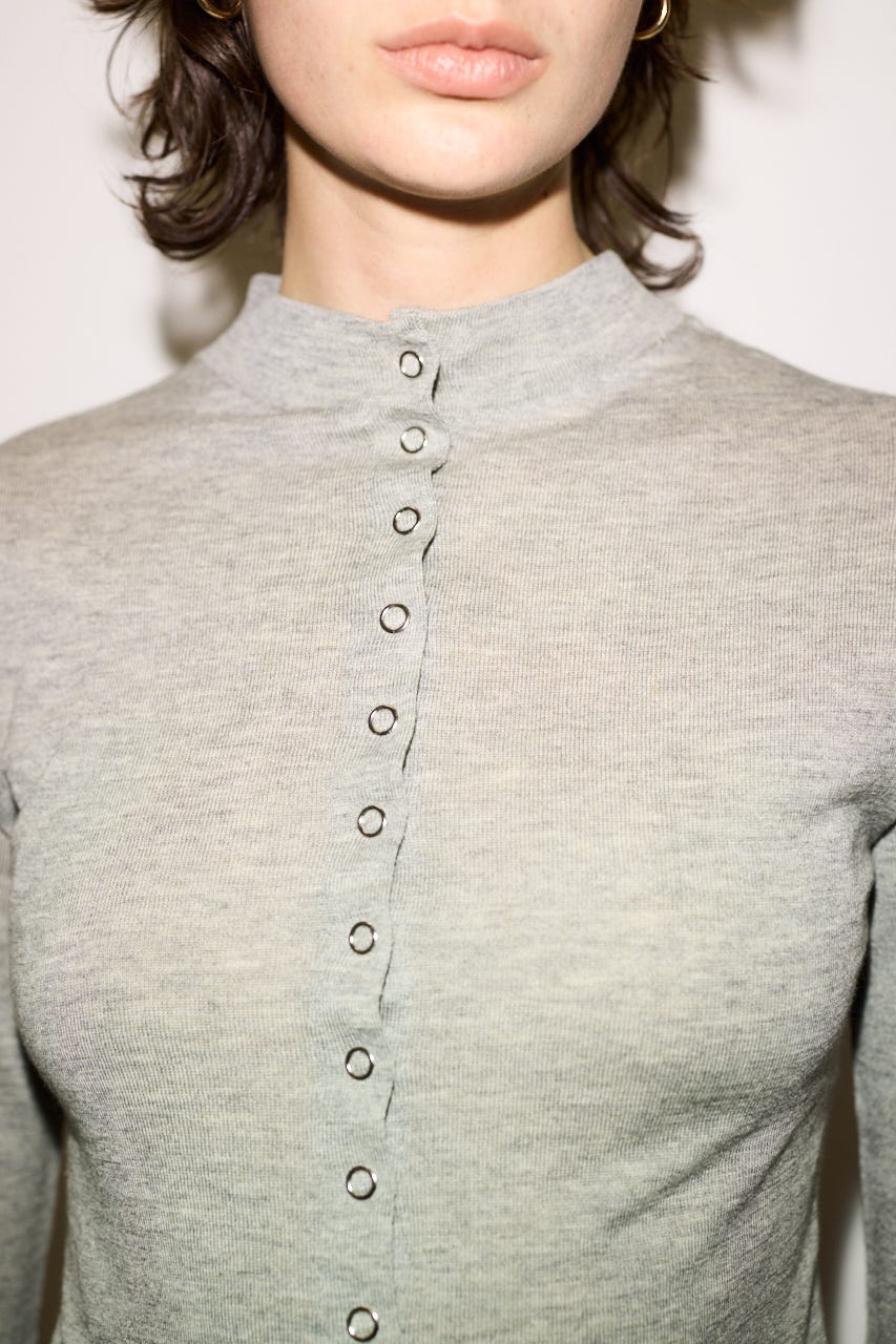 【THROW】RING BUTTONS トップス T.GRY FREE