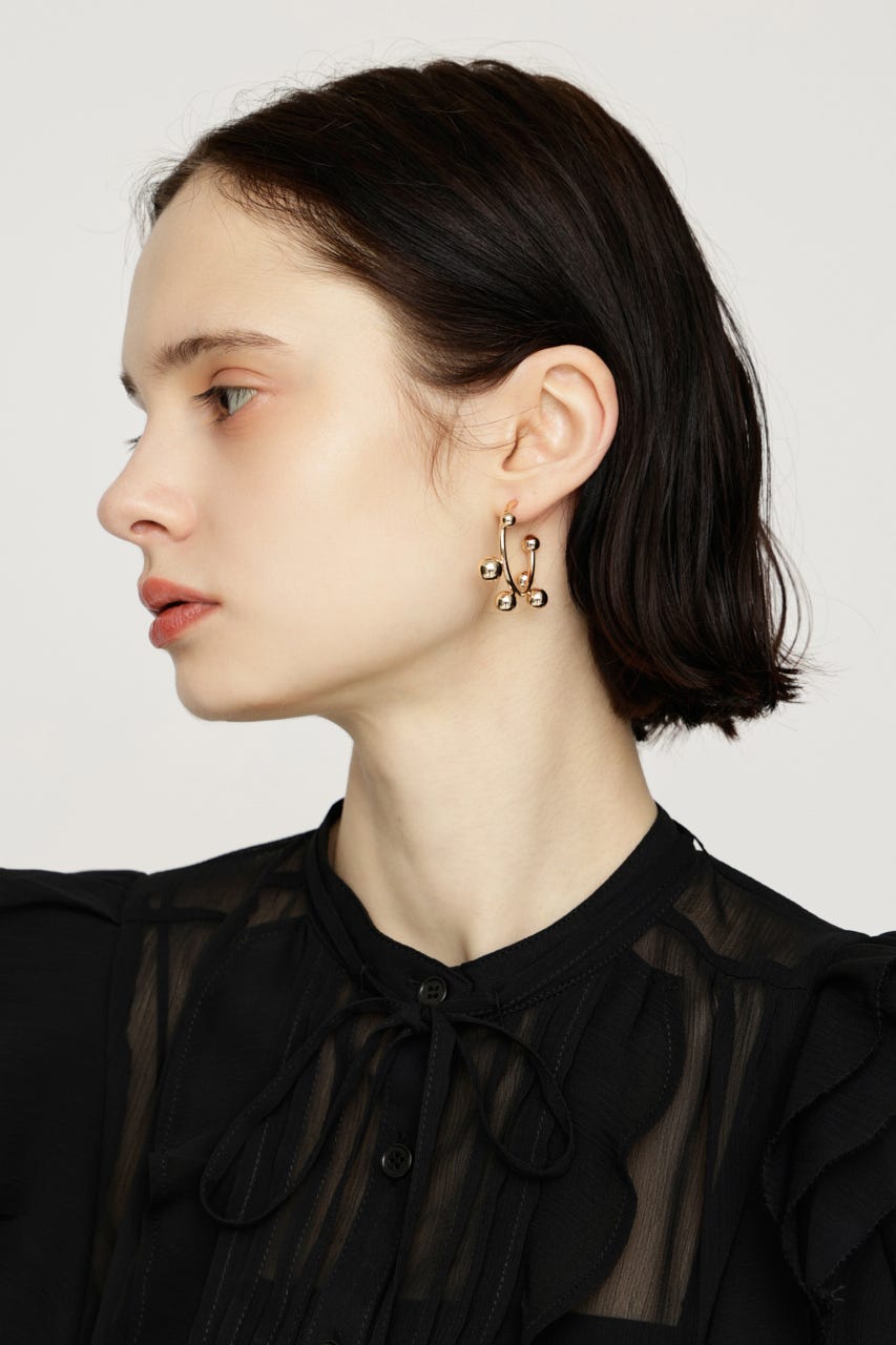 【1BUY5％OFF】BALLED HOOP ピアス GLD FREE