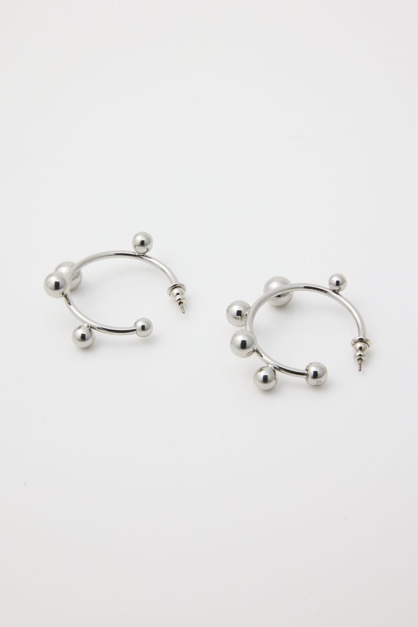 【1BUY5％OFF】BALLED HOOP ピアス SLV FREE