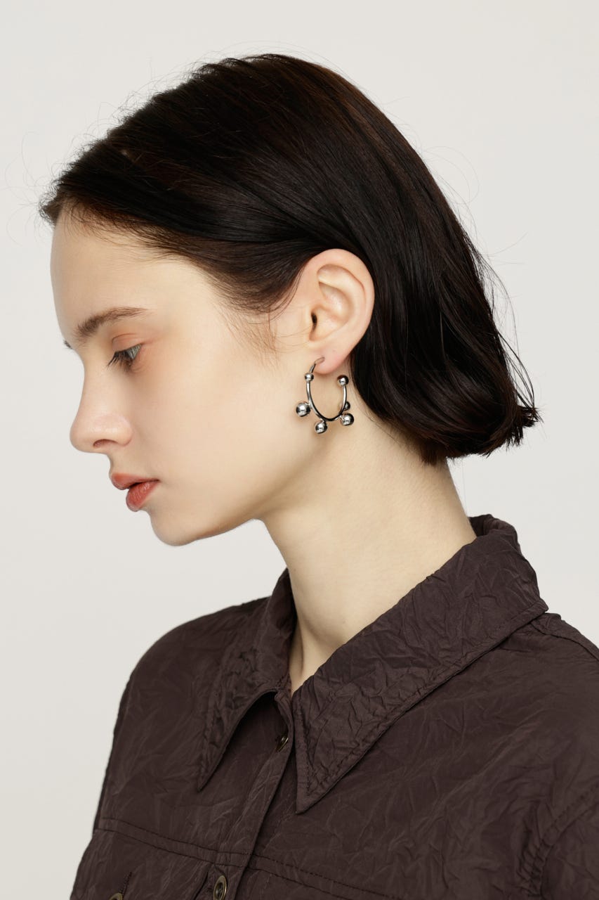 【1BUY5％OFF】BALLED HOOP ピアス SLV FREE