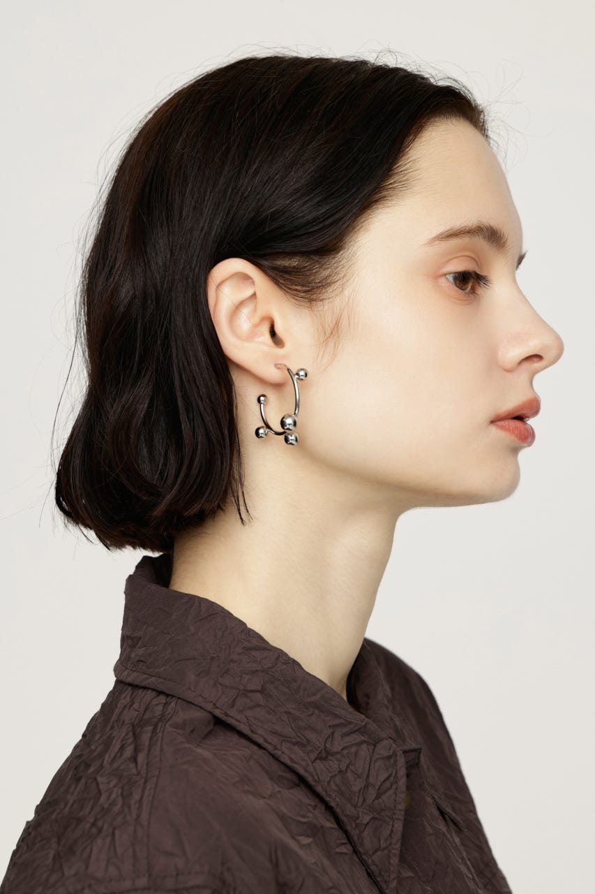 【1BUY5％OFF】BALLED HOOP ピアス SLV FREE