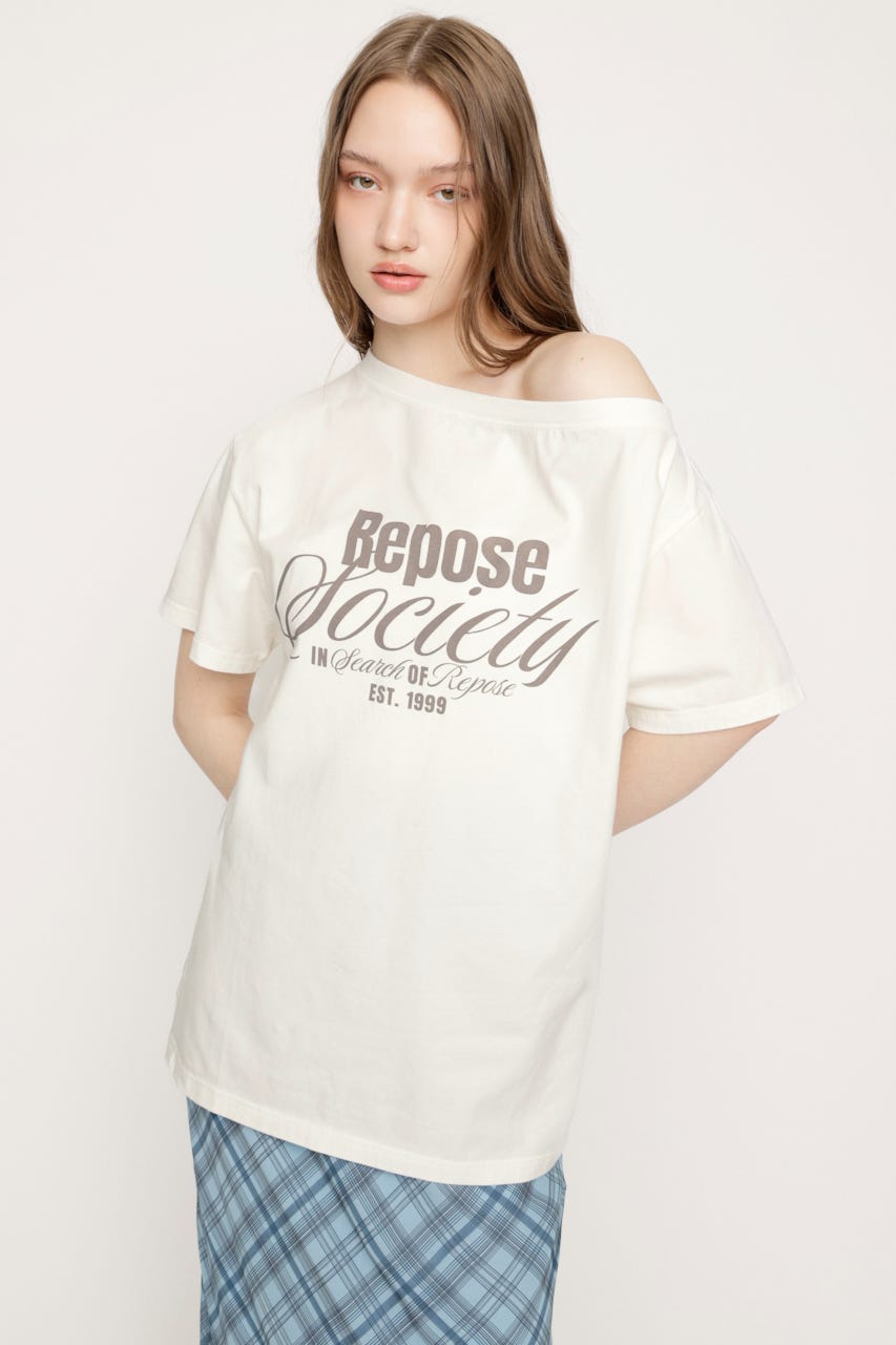 OFF SHOULDER OVER LOGO Tシャツ O/WHT FREE