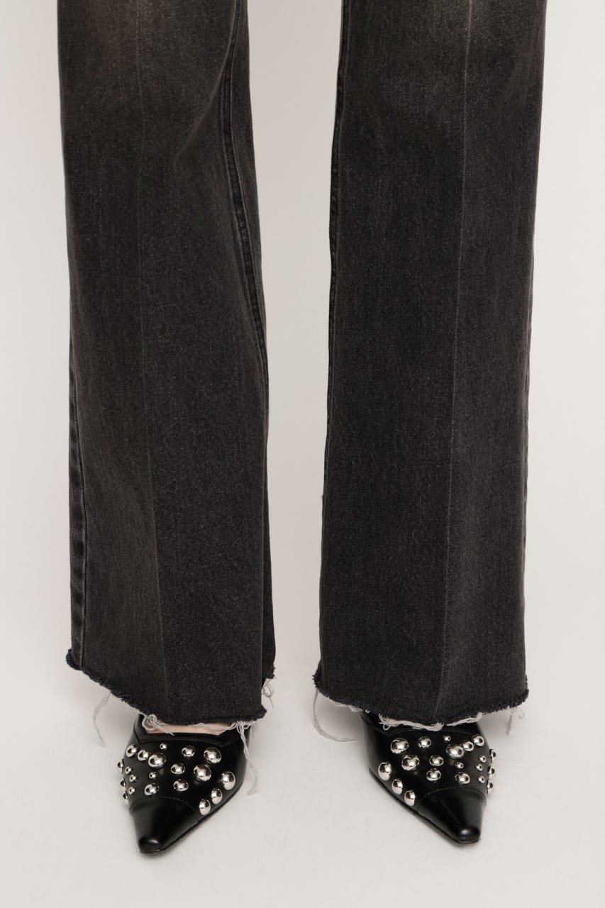 【LIMITED ITEM】J／W SEMI FLARE DENIM パンツ BLK 2