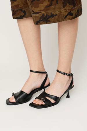 【1BUY5％OFF】THIN BELT HOLE サンダル