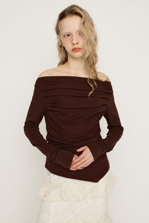 OFF SHOULDER TUCK トップス